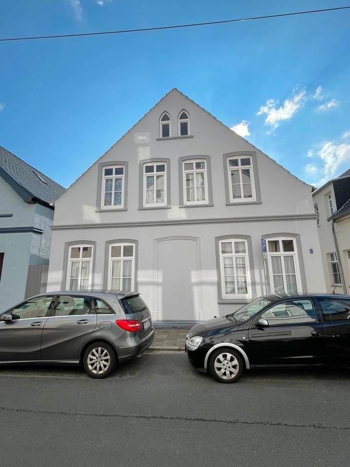 Thumbnail-Schönes Stadthaus - Zweifamilienhaus in Lehe ohne Provision!