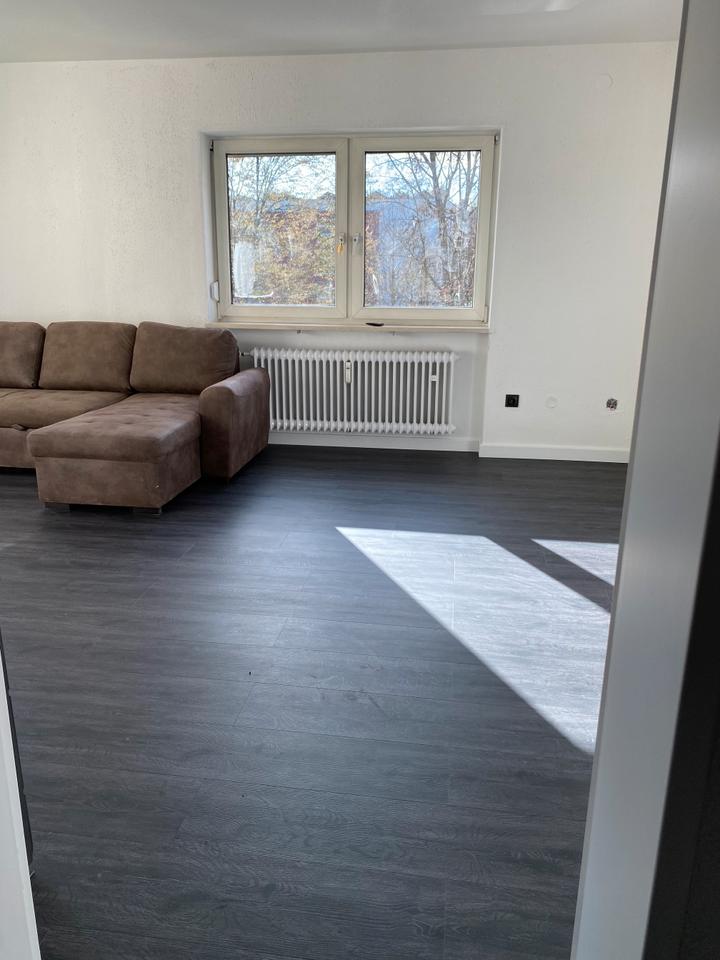 Thumbnail-3-Z.Wohnung,82m² in Regensburg, WG-ok, renoviert