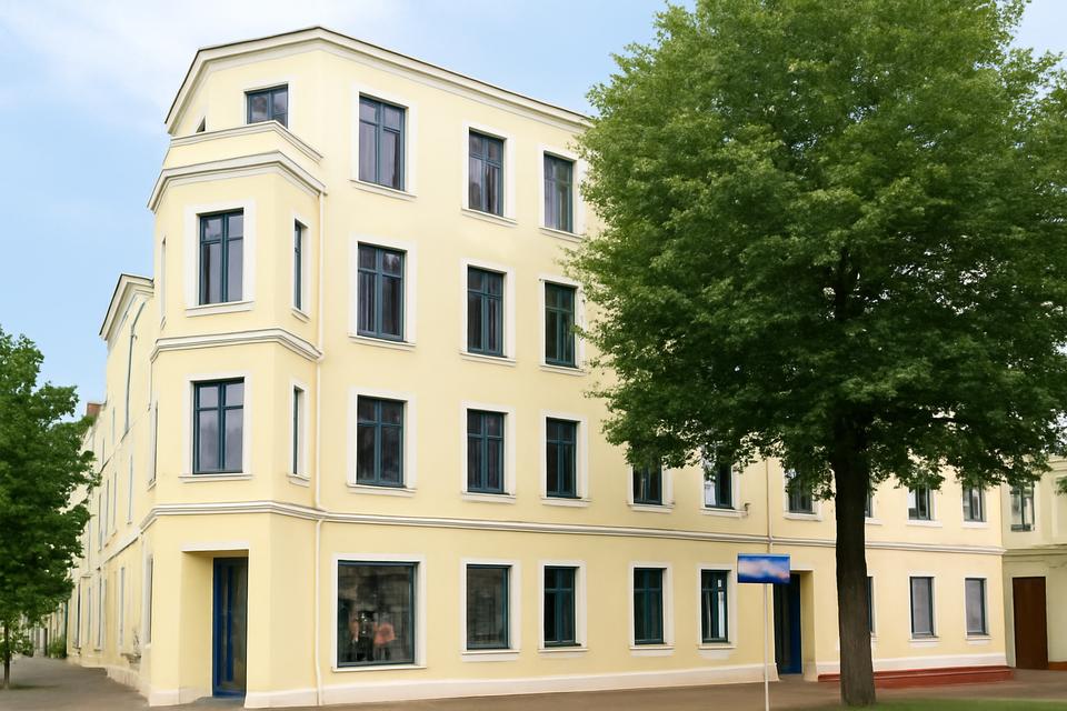 Thumbnail-Frisch sanierte 2-Zimmer-Wohnung mit Badezimmer mit Dusche und Wanne in Stadtfeld