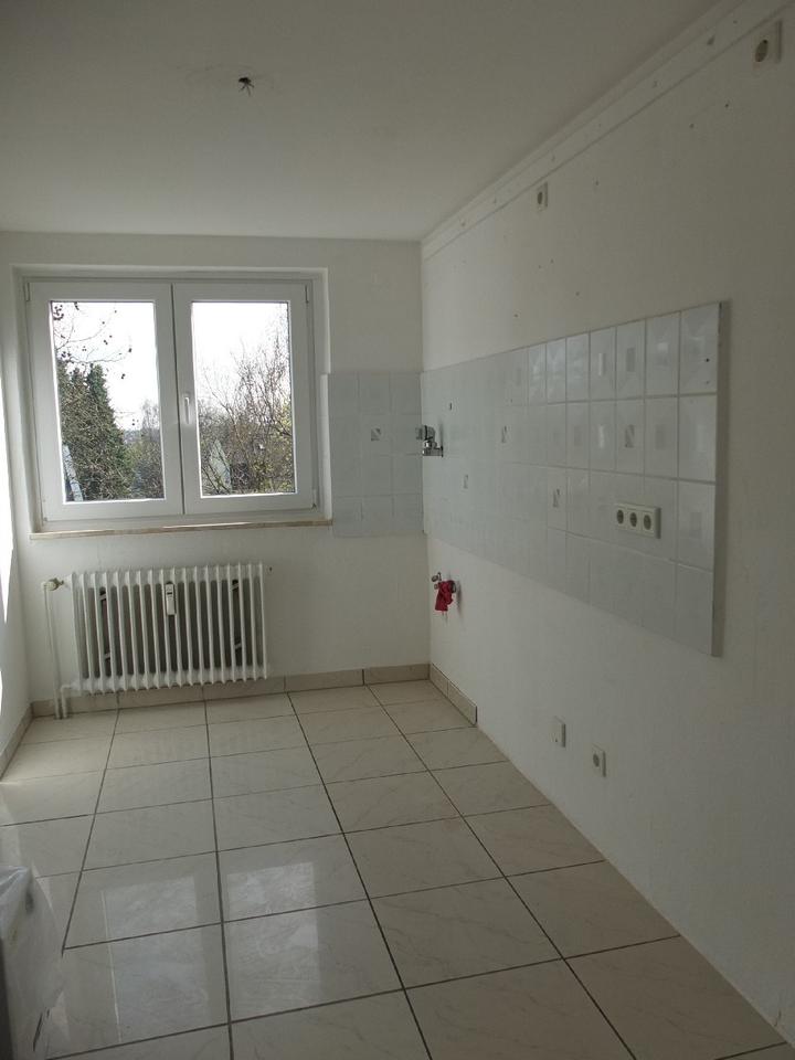 Thumbnail-Direkt am Klinikum Solingen! Helle, renovierte 3-Zimmer-Wohnung in SG-Gräfrath!