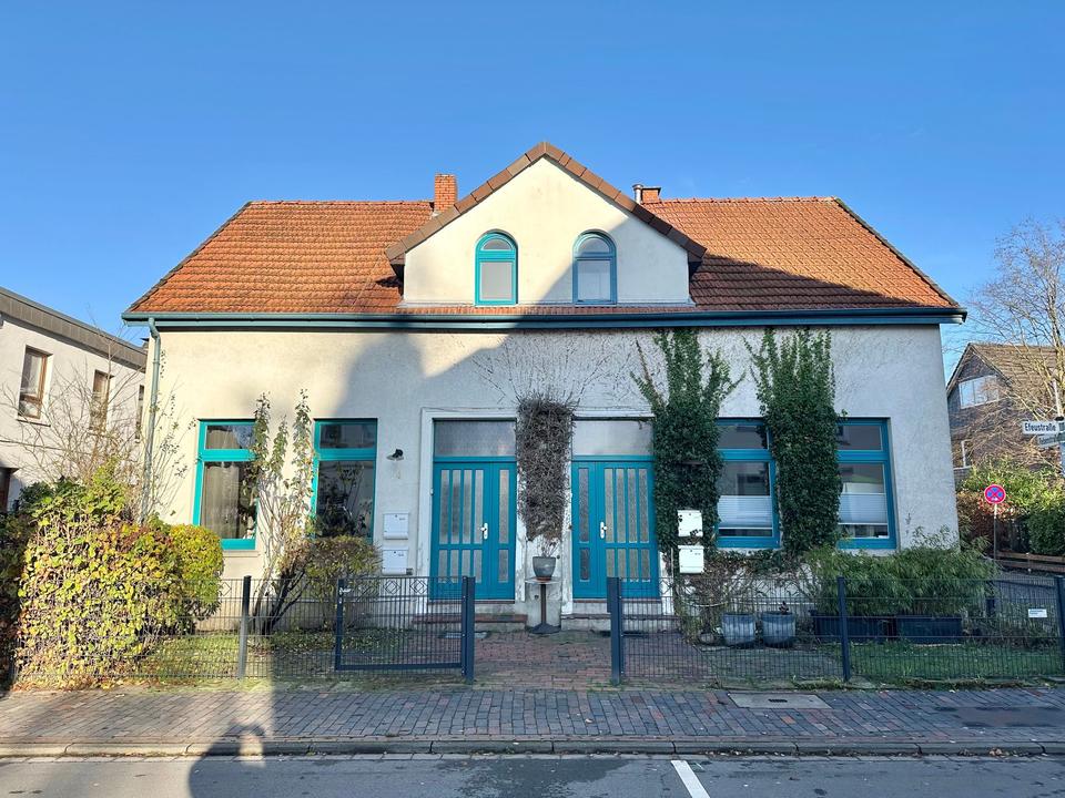 Thumbnail-Altbaucharme auf zwei Ebenen – mitten in Oldenburg, EBK inklusive!