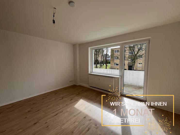 Thumbnail-Die frisch sanierte 2-Zimmer-Wohnung mit einer Wohnfläche von ca. 61 m² befindet sich im 1. Obergeschoss eines gepflegten Mehrfamilienhauses. Die Wohnräume sind mit einem modernen braunen...