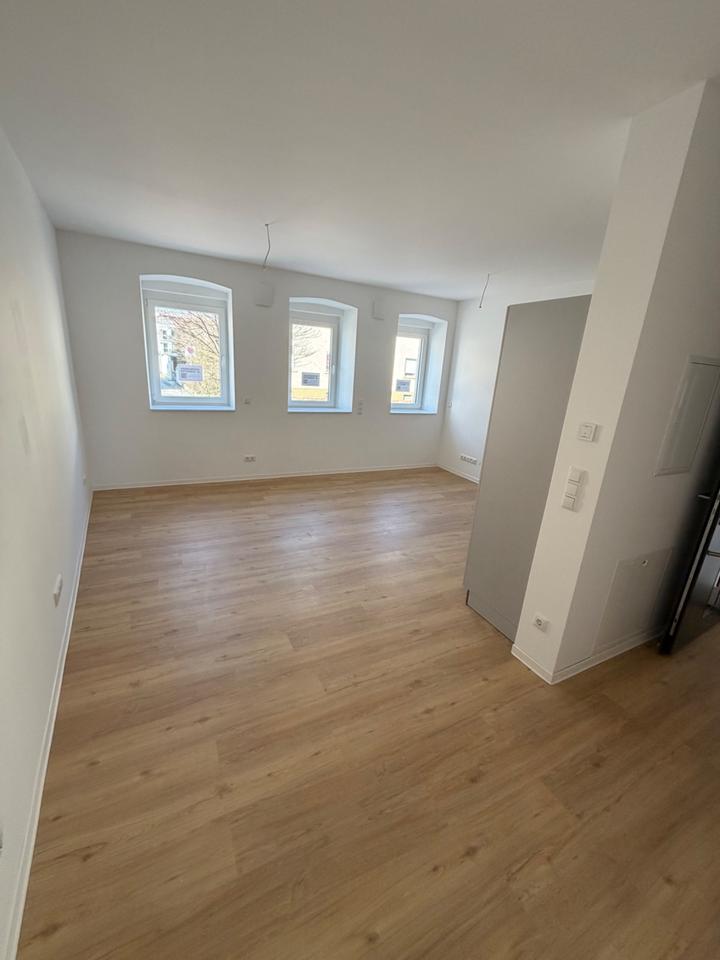 Thumbnail-Neue, helle 2 Zimmerwohnung mit Balkon und EBK im EG