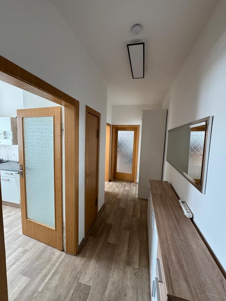 Thumbnail-2-Zimmer-Wohnung möbliert im 2.OG zu vermietenpraktische Möbel