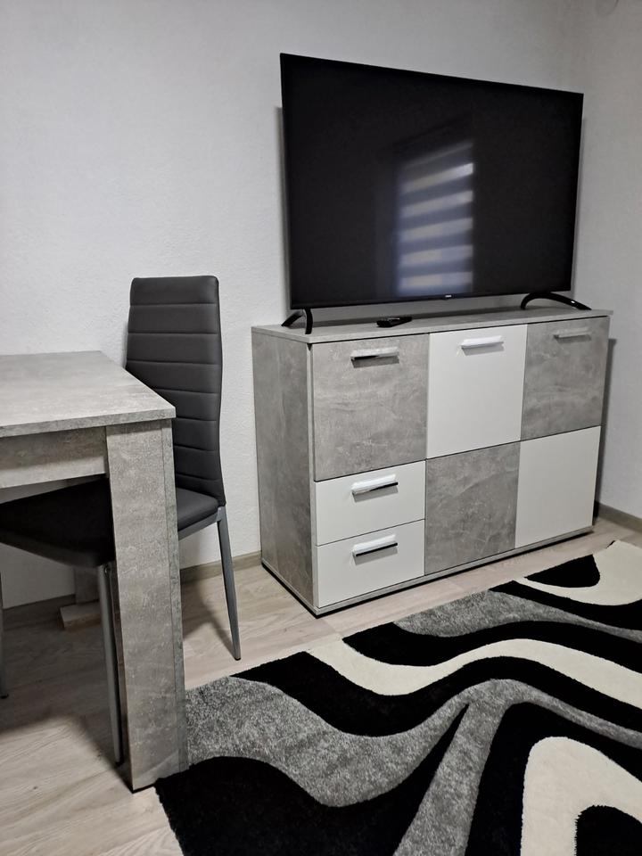 Thumbnail-1 Zimmer in 2 WG Wohnung 66 QM WE , vollmöbliert mit Küche, Bad,