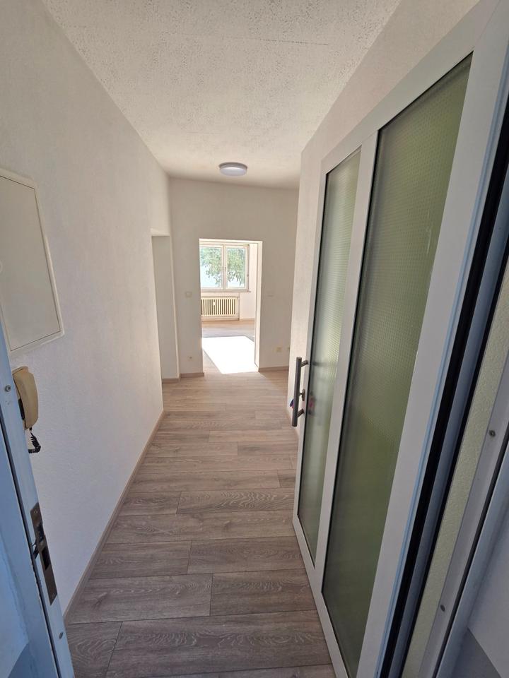 Thumbnail-Helle frisch renovierte 4 Zimmerwohnung im 1. OG, 500m zur HTW