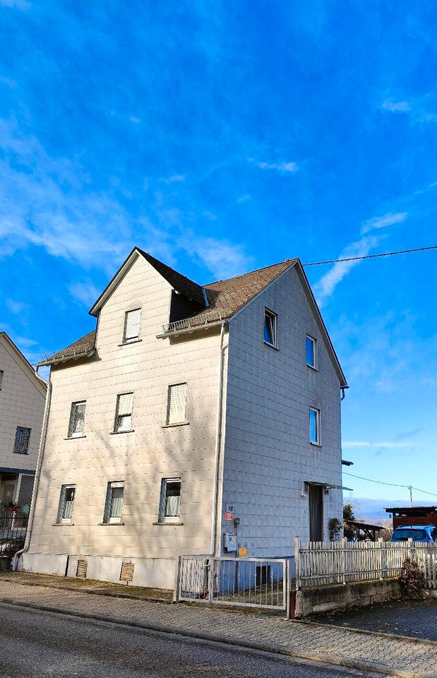 Thumbnail-EFH mit kleinem Garten in Birlenbach