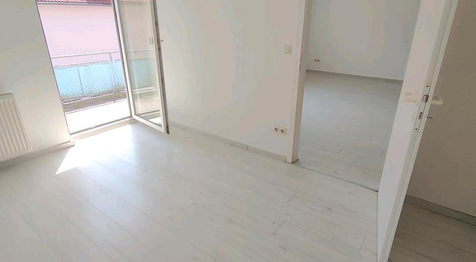 Thumbnail-Wohnung in Herrenberg. 2 Zimmer. Sehr Hell. EK Balkon TG & Keller