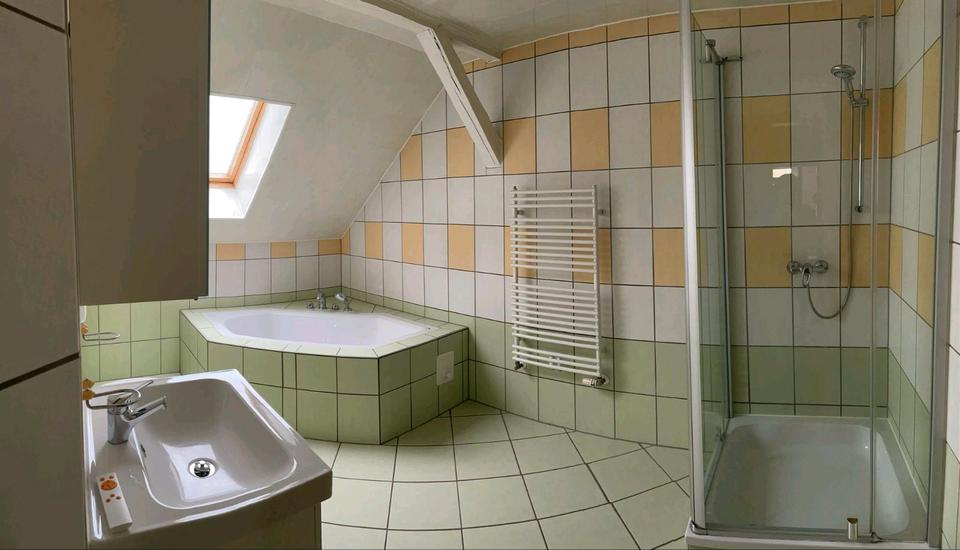 Thumbnail-3 Raum Dachgeschosswohnung