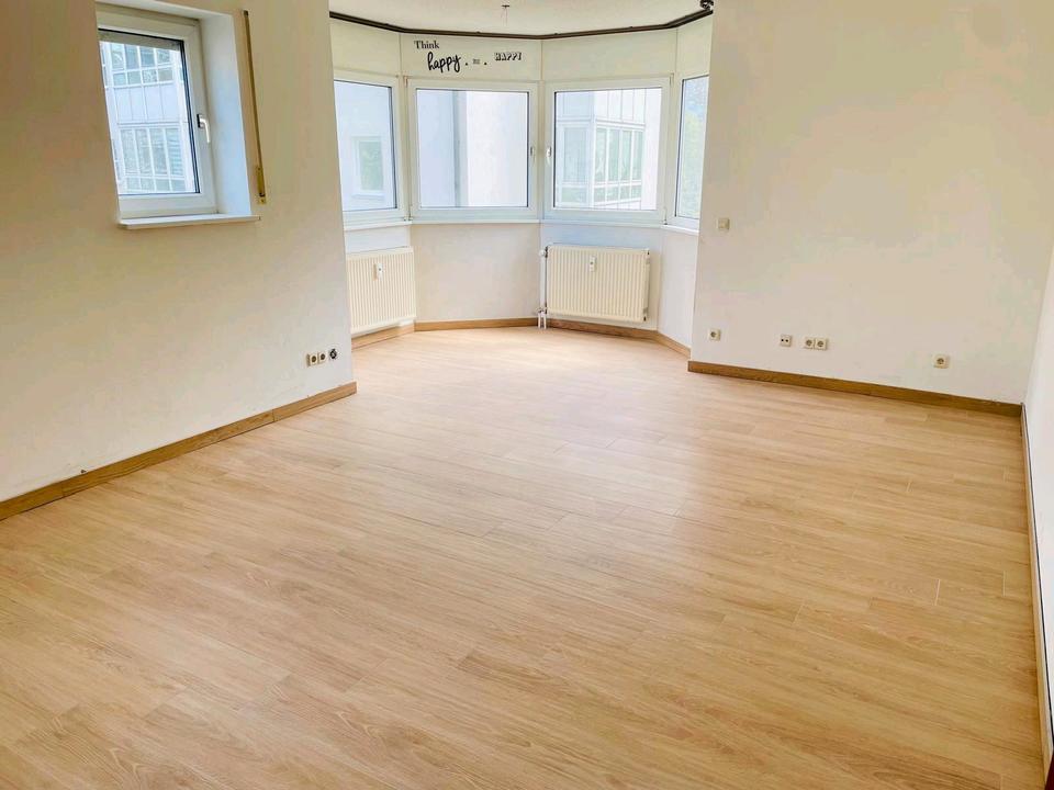 Thumbnail-Moderne 2 Zimmer Wohnung mit Wintergarten