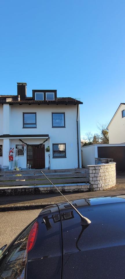 Thumbnail-Doppelhaushälfte mit Wintergarten und großem Garten in Großhadern