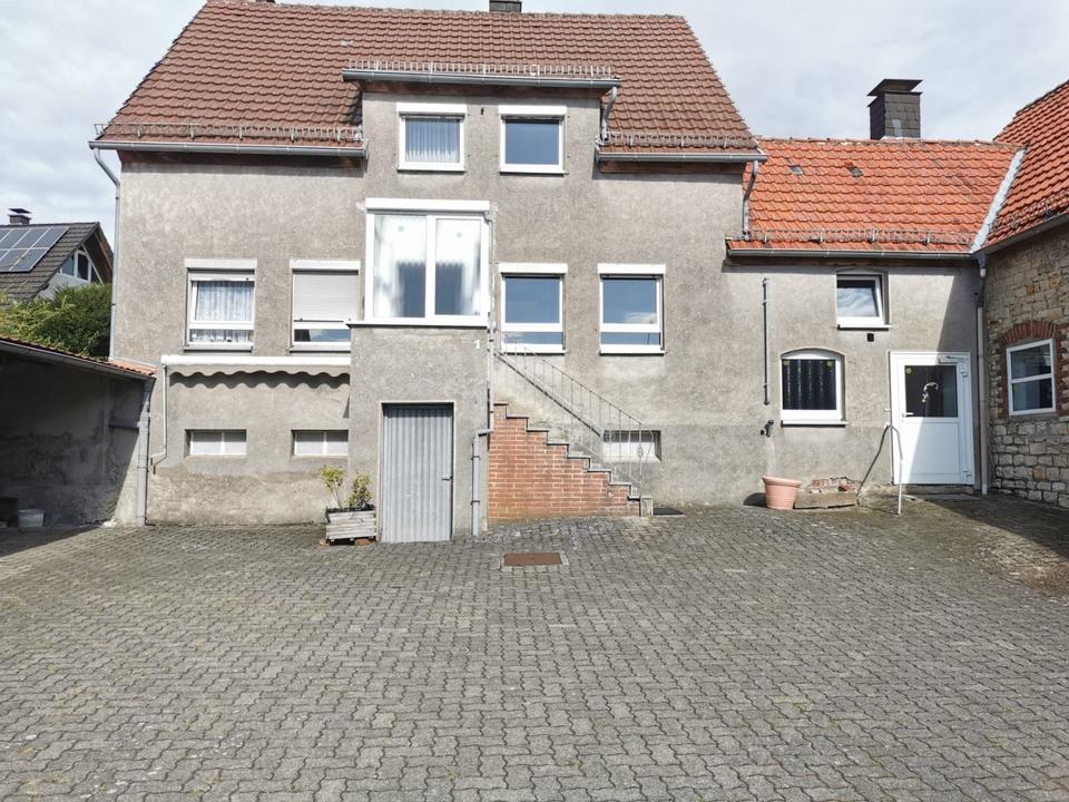 Thumbnail-Resthofstelle mit großzügigen Nebengebäuden in Ortsrandlage