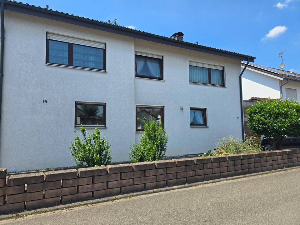 Thumbnail-Einfamilienhaus (154,14 m²) mit Einliegerwohnung (47,84m²)