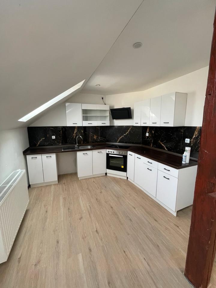 Thumbnail-Helle sanierte Dachgeschoss Wohnung mit Einbauküche