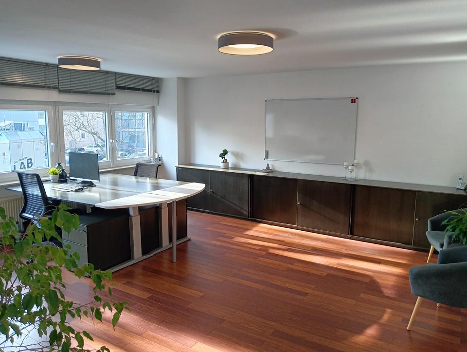 Thumbnail-Schönes Büro, 1. OG, 3 Zimmer, 71qm, inkl. 2 Stellplätzen