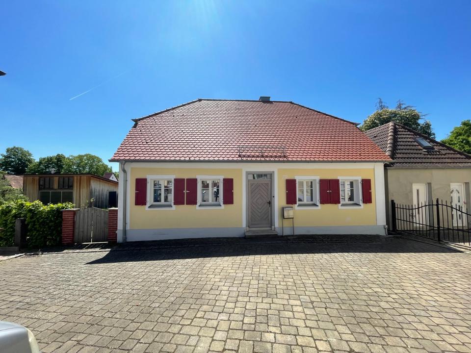 Thumbnail-Wohnhaus mit Garten u. Scheune mitten in Wallerstein zu vermieten