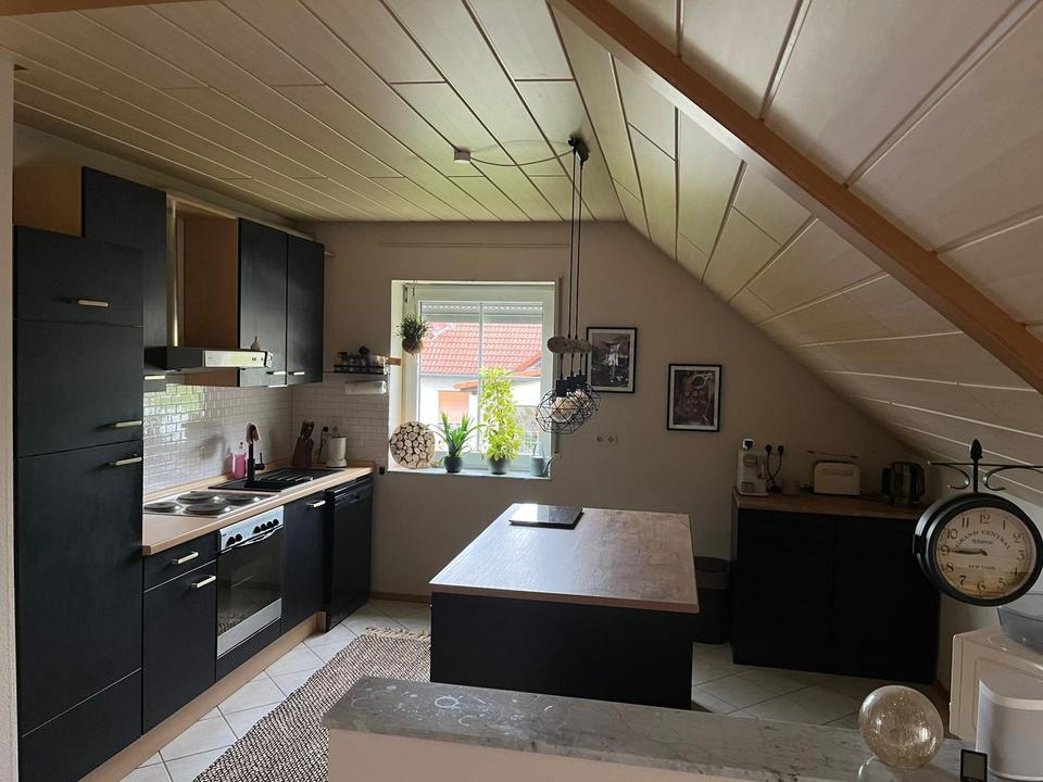 Thumbnail-Schöne helle 2-Zimmer-Dachgeschosswohnung