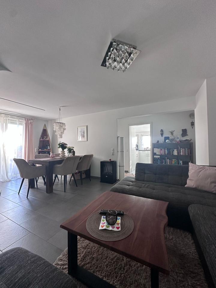 Thumbnail-Ideal geschnittene 3-Zimmer-Wohnung mit Einbauküche & Garage in E