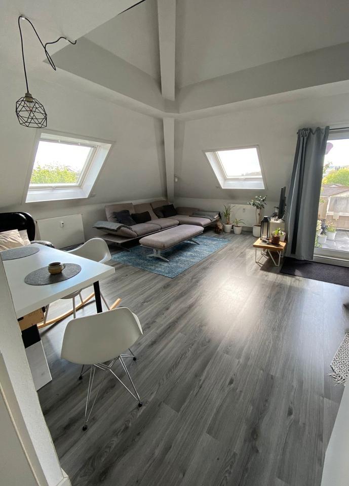 Thumbnail-3,5 Zimmer Wohnung mit Einbauküche, Balkon und Garagenstellplatz