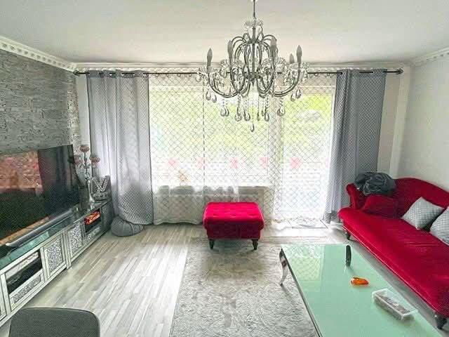 Thumbnail-3-Zi Wohnung Balkon + Stellplatz (2 Autos) provisionsfrei