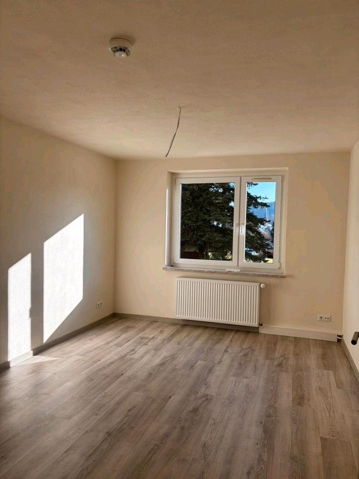 Thumbnail-Komplett sanierte 2-Zimmer-Wohnung in Bad Elster zu vermieten