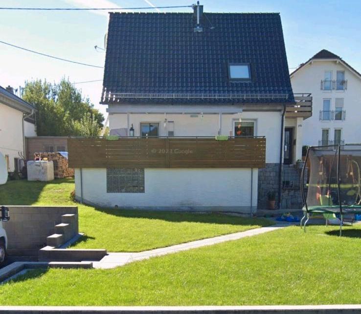 Thumbnail-Freistehendes Einfamilienhaus mit großem Grundstück