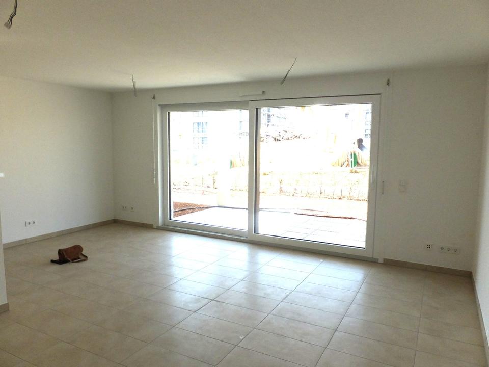 Thumbnail-Helle 2,5 Zimmer Terrassenwohnung mit Gartenanteil und Tiefgarage