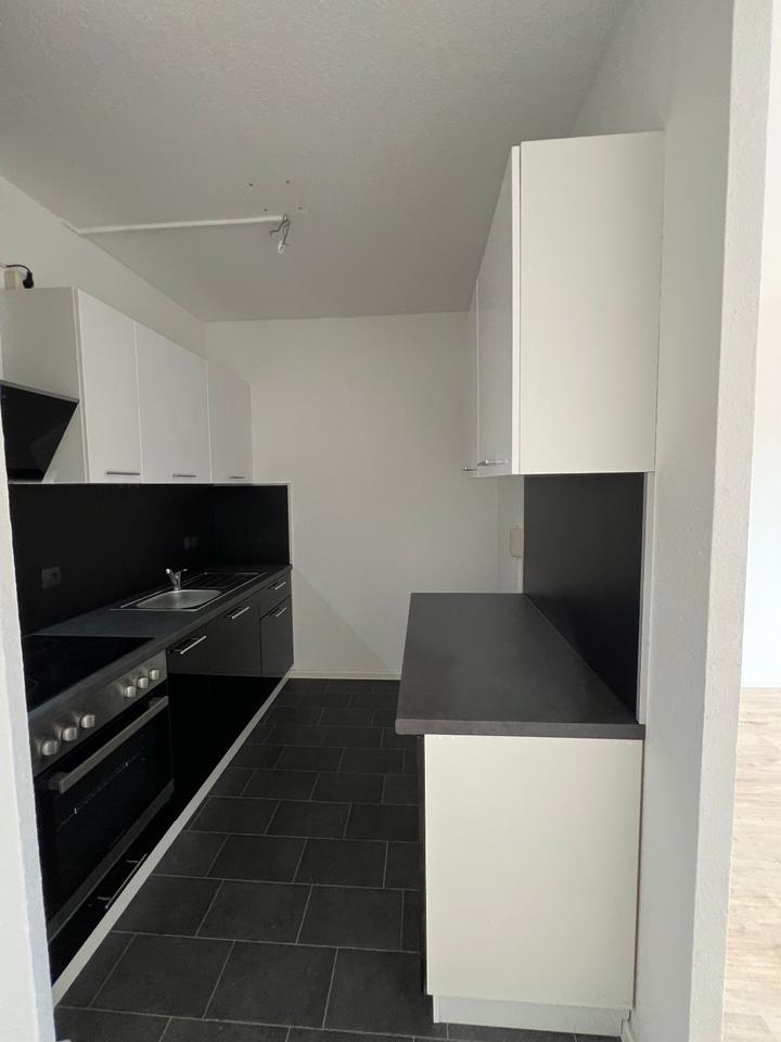 Thumbnail-MODERN WOHNEN - 3 Zimmer-Wohnung mit EBK, Bad & Balkon