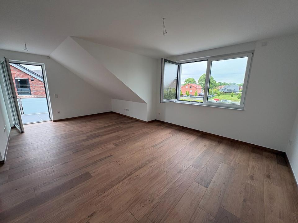 Thumbnail-Erstbezug 2 Zimmer-DG-Wohnung mit Balkon und Aufzug