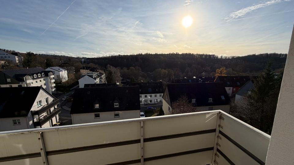 Thumbnail-Sonnige 4 Zi Eigentumswohnung 89 qm, Balkon, Garage zu verkaufen