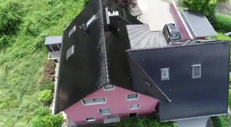 Thumbnail-Großzügiges Haus mit Garten, Terrassen und Pool in ruhiger Lage