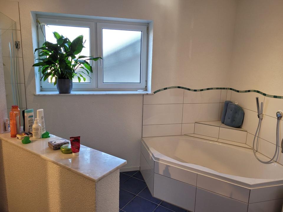 Thumbnail-Viel Raum zum Leben – 130 qm 2,5 Zimmerwohnung mit Garten