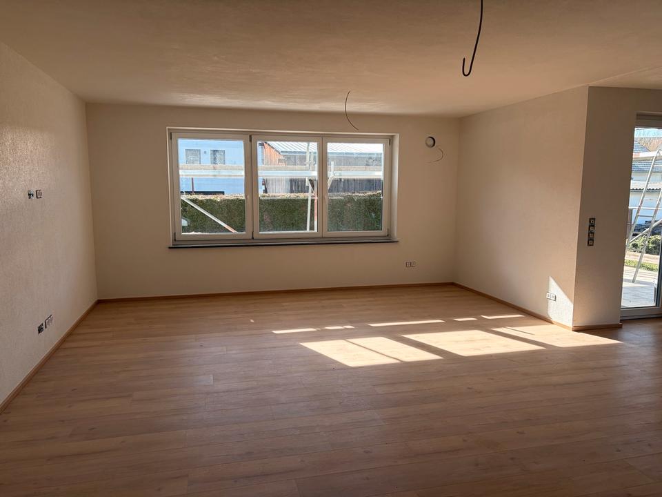 Thumbnail-Moderne 3-Zimmer-EG-Wohnung (105m²) mit Terrasse und Garten