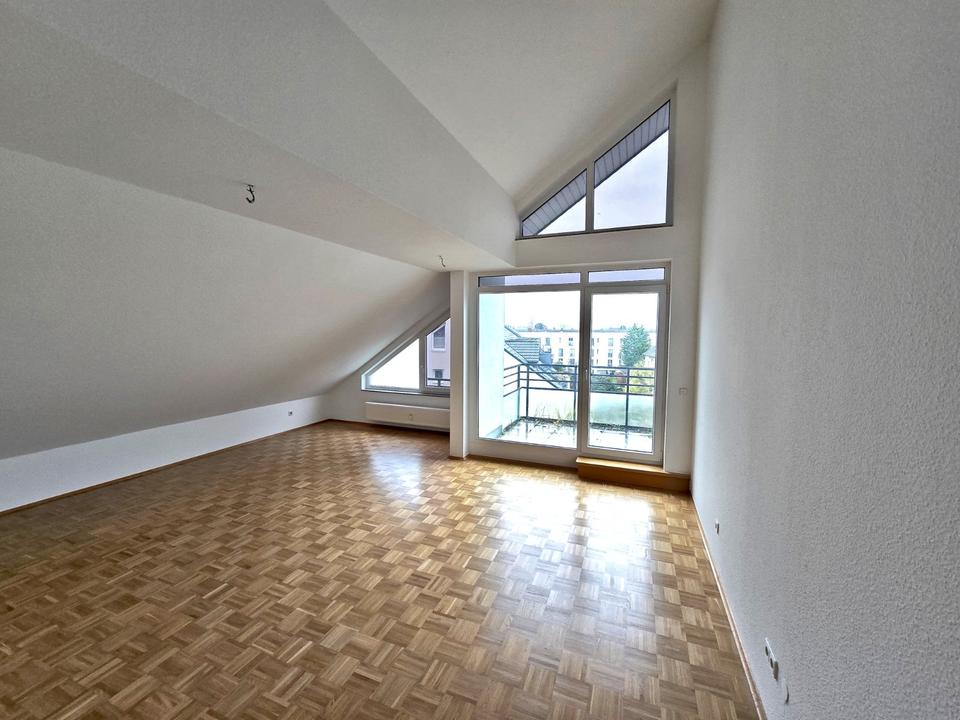 Thumbnail-Helle 2-Zimmer-Dachgeschosswohnung mit Balkon in Raderberg