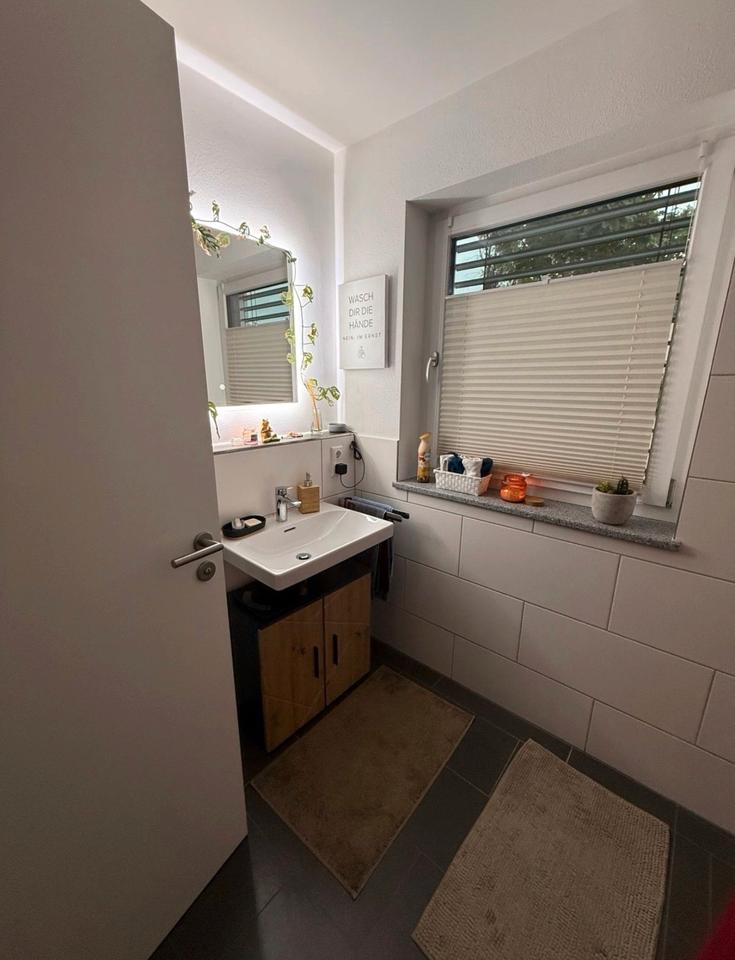 Thumbnail-2 -Zimmer-Whg. mit Küche, Abstellraum, Terrasse, Gartenanteil und Stellplätzen