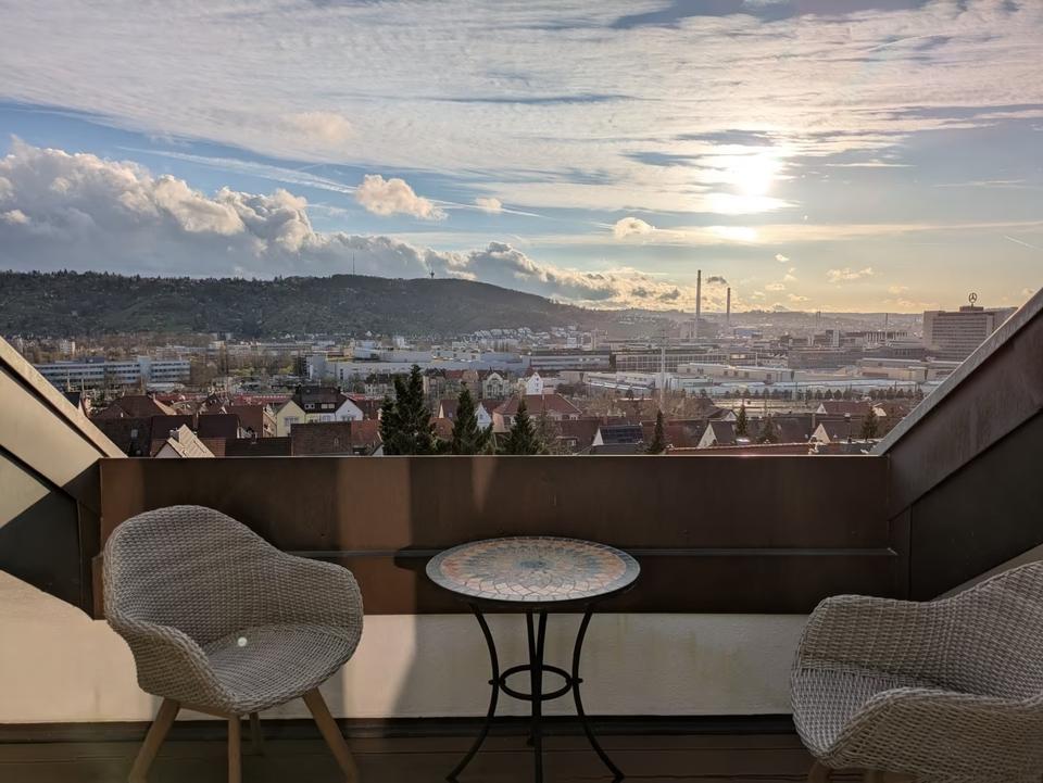 Thumbnail-Großzügige 4,5-Zimmer-Wohnung mit Dachterrasse in Untertürkheim