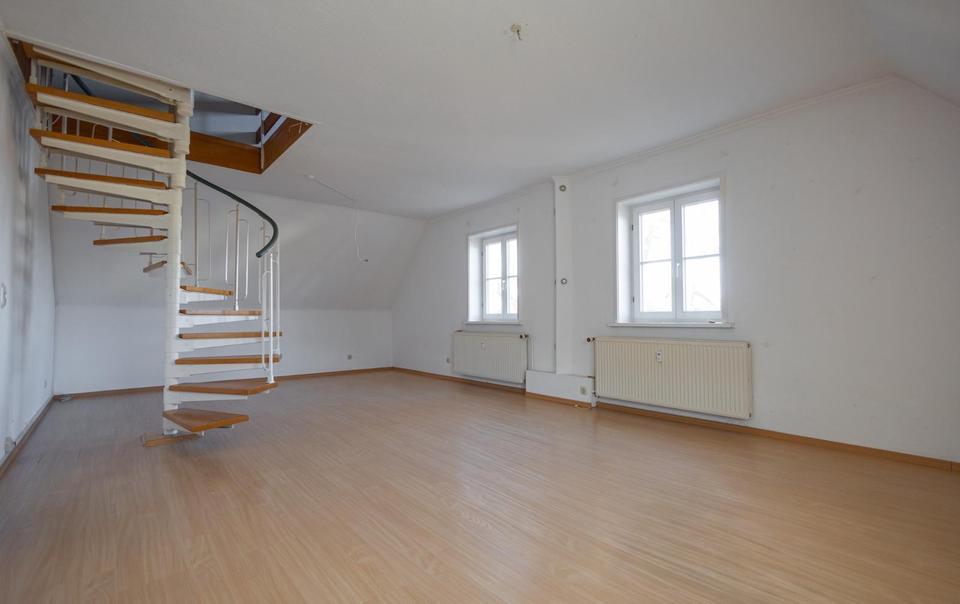 Thumbnail-100 m² Dachgeschosswohnung in stadtnaher Lage zu vermieten