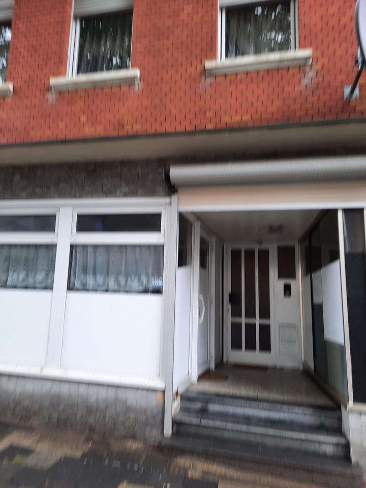 Thumbnail-Attraktives Wohn- und Geschäftshaus