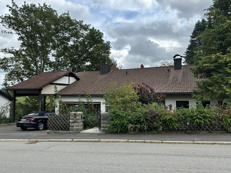 Thumbnail-Großes Einfamilienhaus mit Einlliegerwohnung mit Potenzial