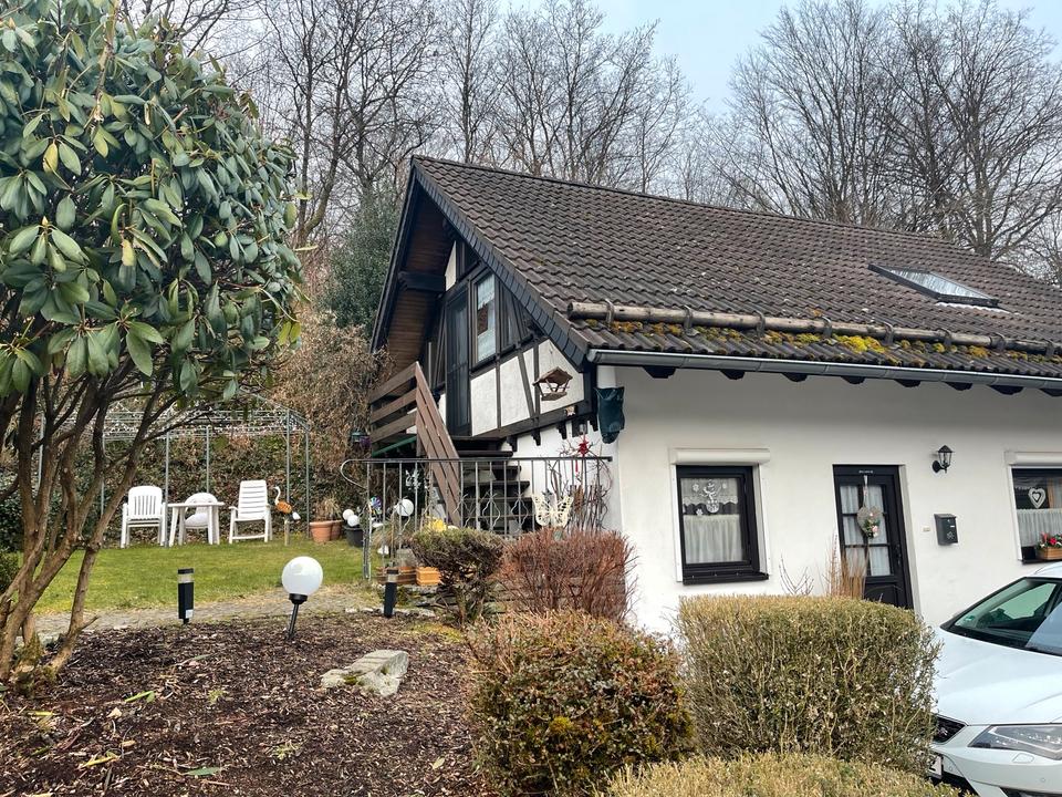 Thumbnail-kl. Wohnhaus in ländlicher Umgebung, ausbaufähiger Dachboden