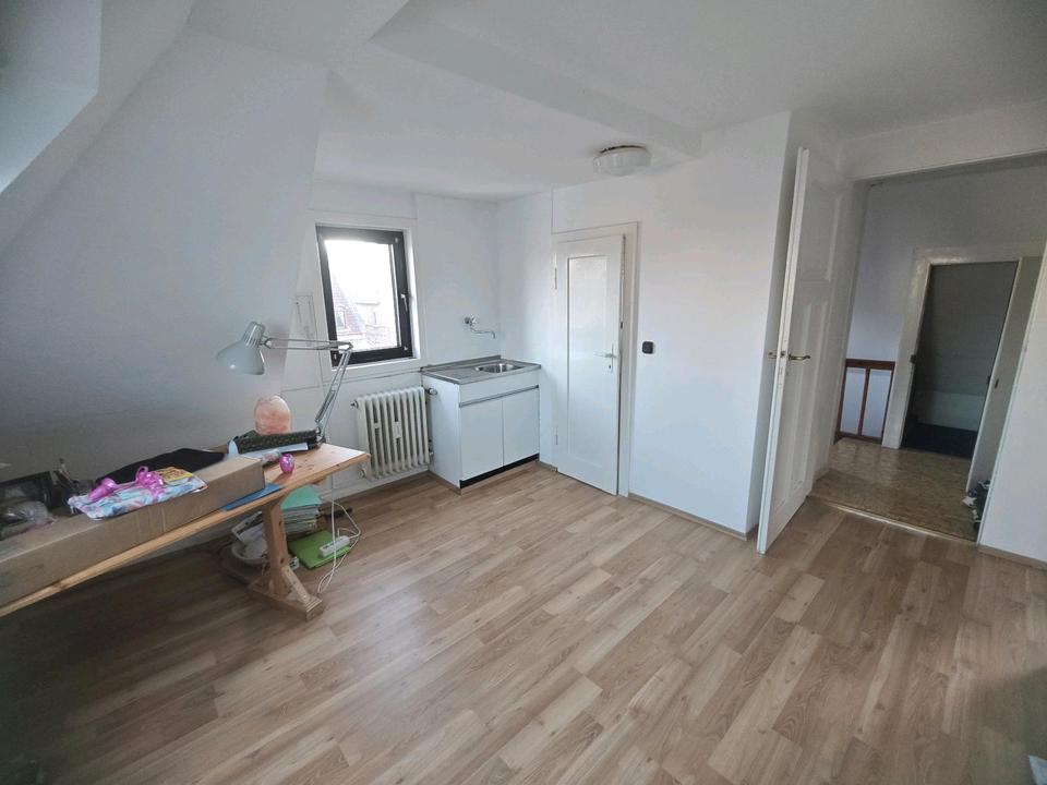 Thumbnail-2-Zimmer Wohnung in Mehrparteienhaus mit Hof, Scheune und Sauna
