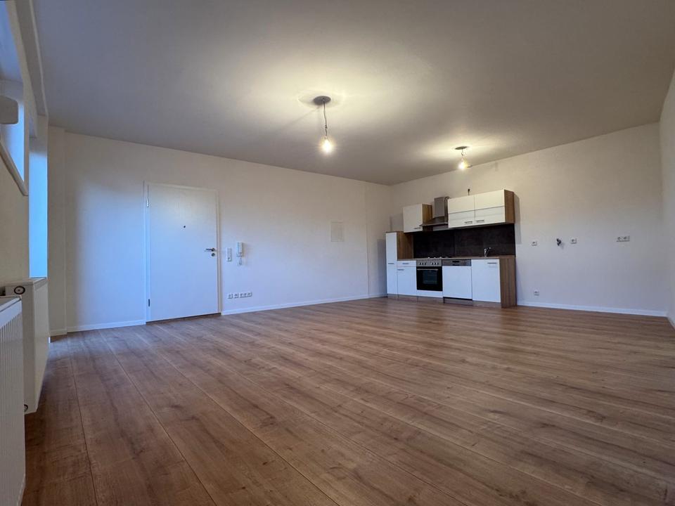 Thumbnail-2 Zimmer, Bad inkl. neuer EBK, Erdgeschoss mit Terrasse