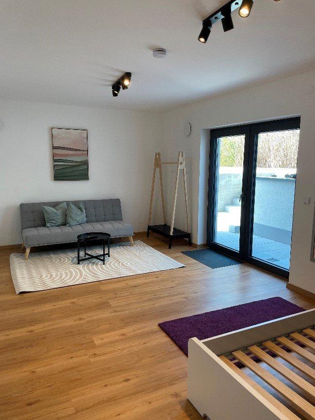 Thumbnail-Möblierte 1 Zimmer-Einliegerwohnung mit Stellplatz (Pendler)