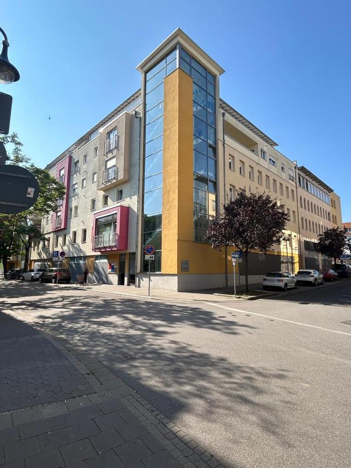 Thumbnail-barrierefreie Büro-Praxisflächen mit Stellplätzen in City-Lage - BR 4180