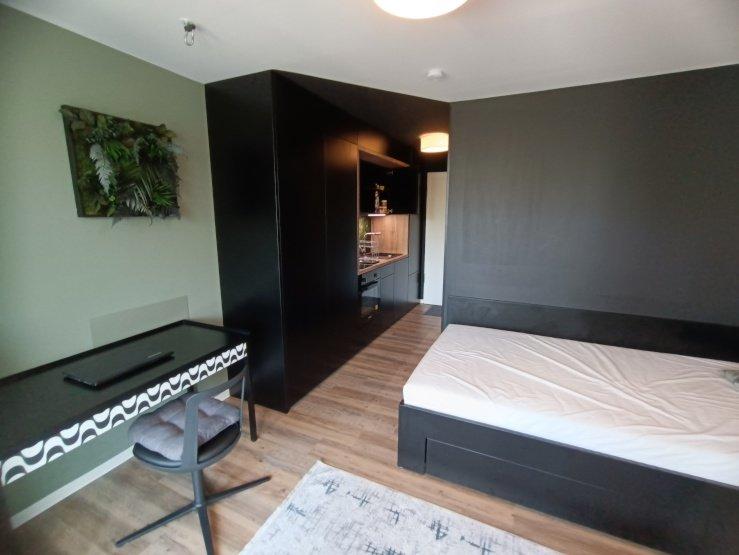 Thumbnail-studio very close to Darmstadt Hauptbahnhof