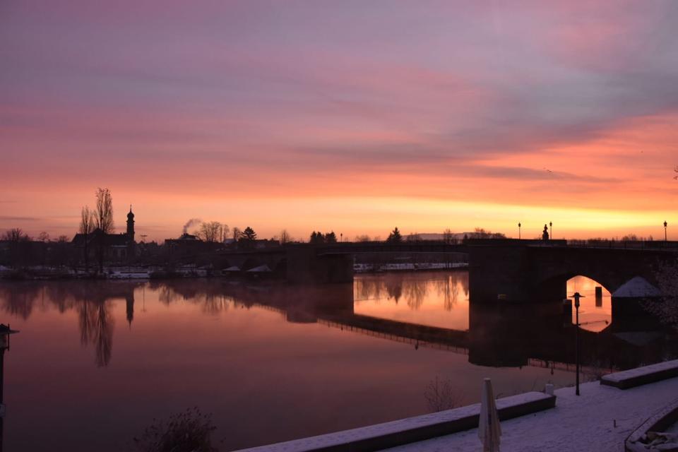 Thumbnail-Großzügige Wohnung mit Mainblick in Kitzinger Innenstadt