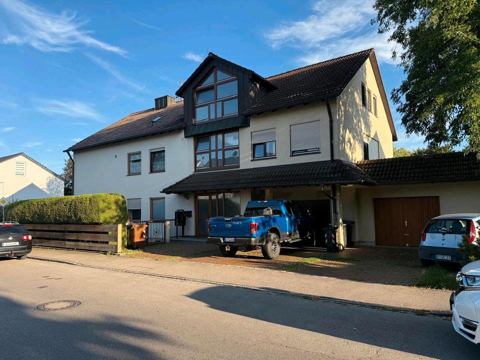 Thumbnail-sanierte Dachgeschoss Wohnung im Zentrum von Königsbrunn