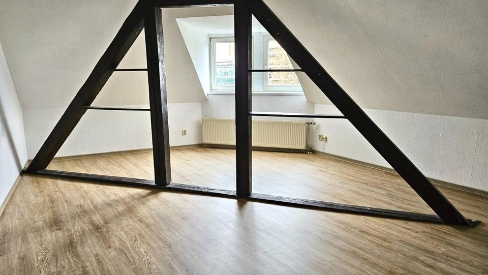 Thumbnail-Modernisierte 3-Raum-Dachgeschosswohnung in der Krämpfervorstadt