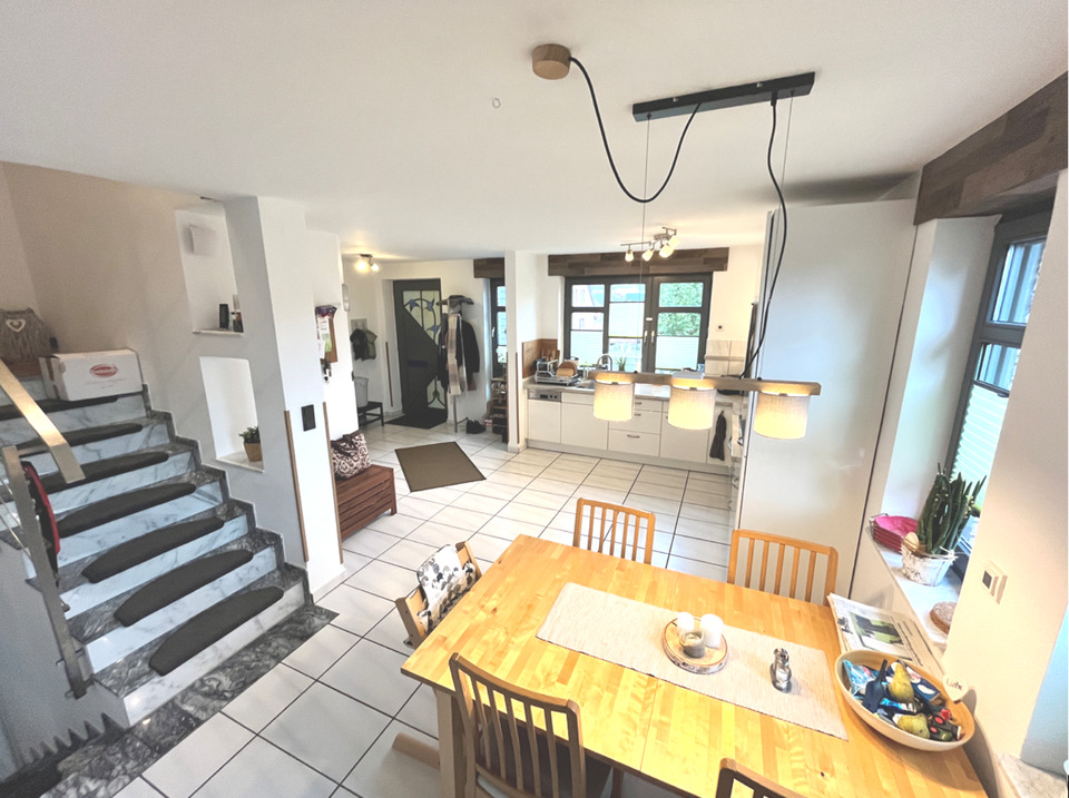 Thumbnail-Helle, stadtnahe Wohnung mit Balkon, Keller, Stellplatz und EBK