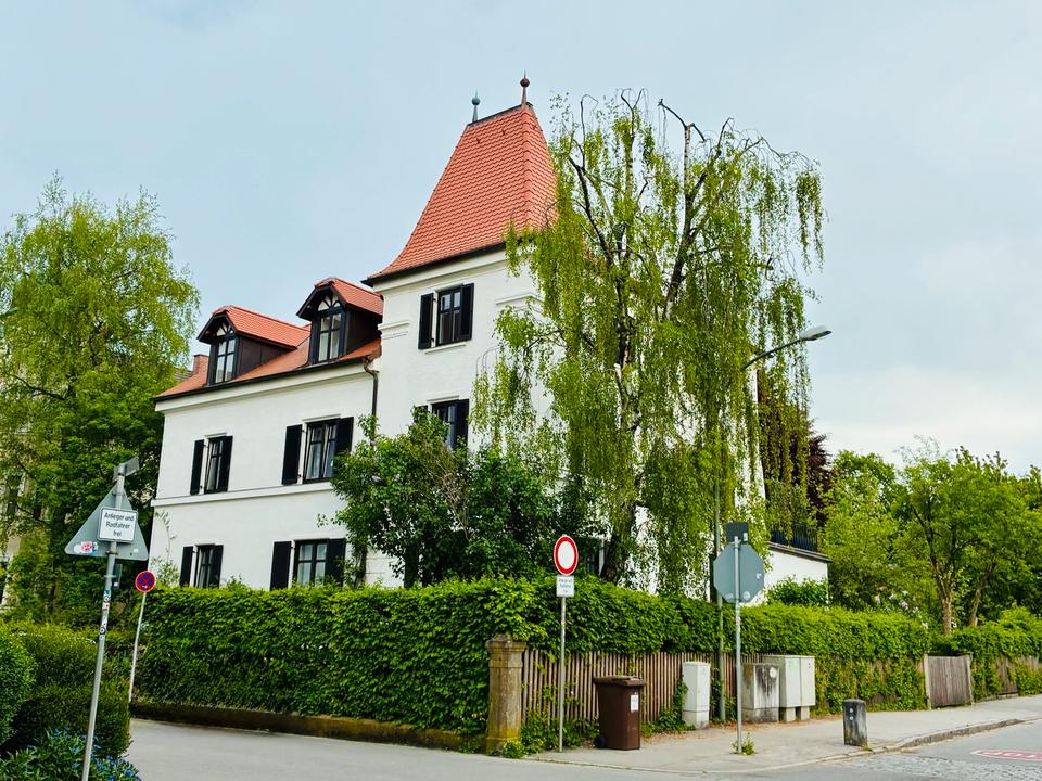 Thumbnail-4,5 Zimmer hochwertig saniertes Altbaujuwel, Zentrum Landsut